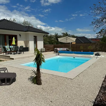 Aqua Garden Villa *